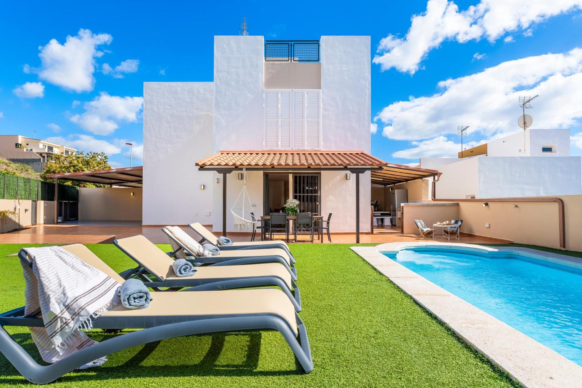 Villa Trueno Refugio De Lujo Con Piscina Climatizada Y Vistas